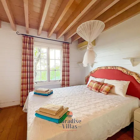 7 Bedrooms, Main House, And Private Pool *